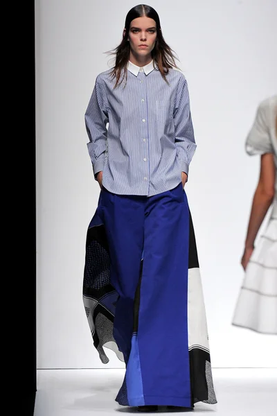 Look 18